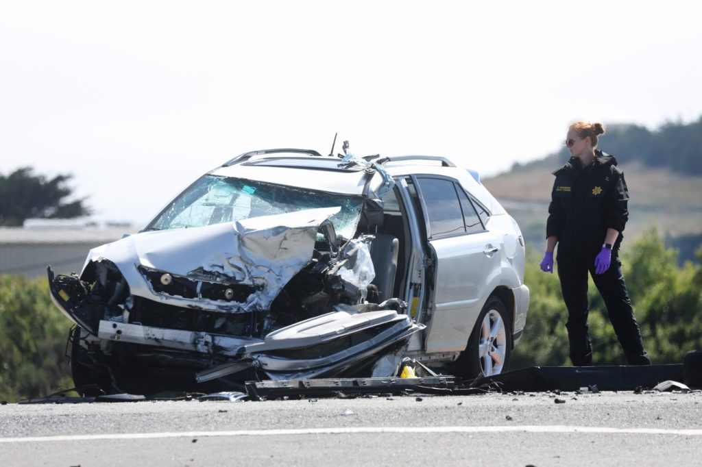 Big rig, SUV collide in El Granada, leaving woman dead