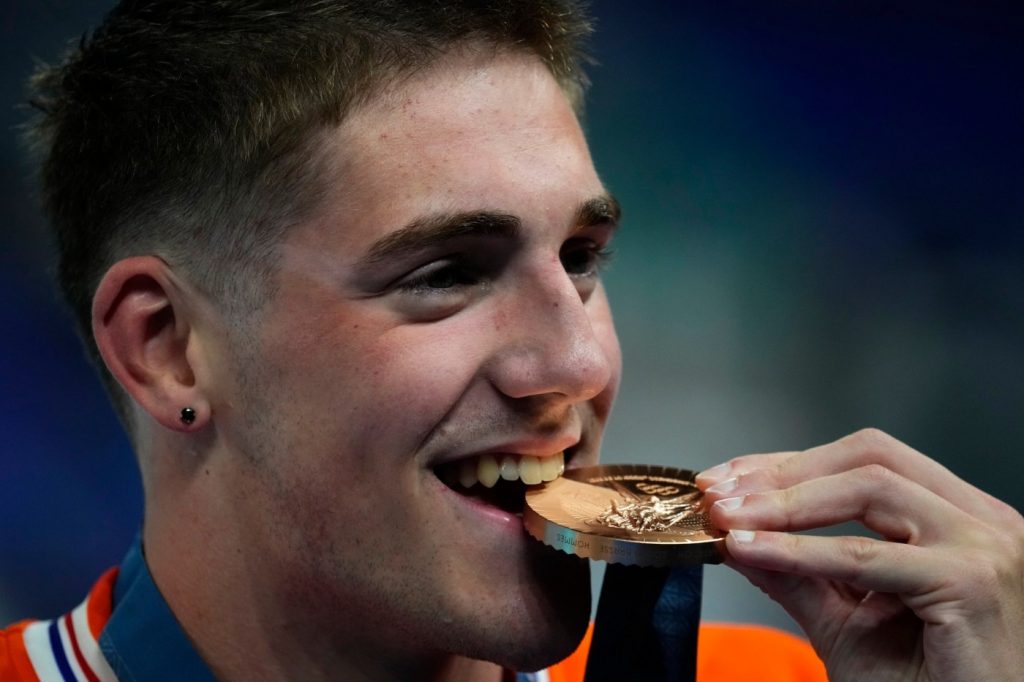 Summer Olympics: Aptos native Caspar Corbeau locks down bronze for Netherlands in 200-meter breaststroke