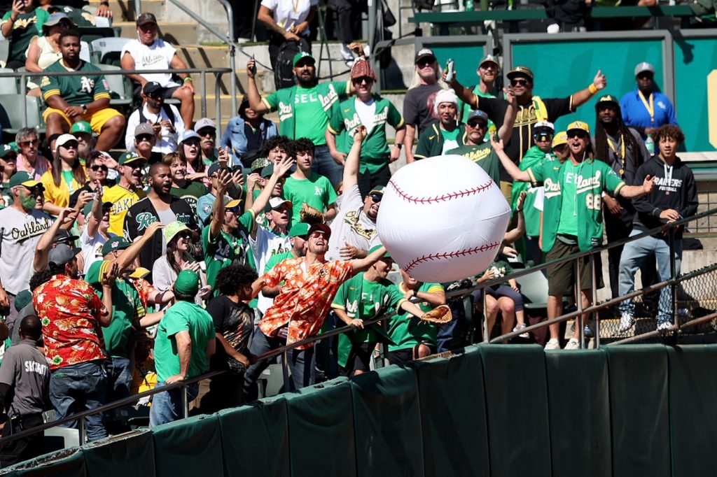 Kurtenbach: A’s fans send final message to deadbeat John Fisher by turning Oakland funeral into party