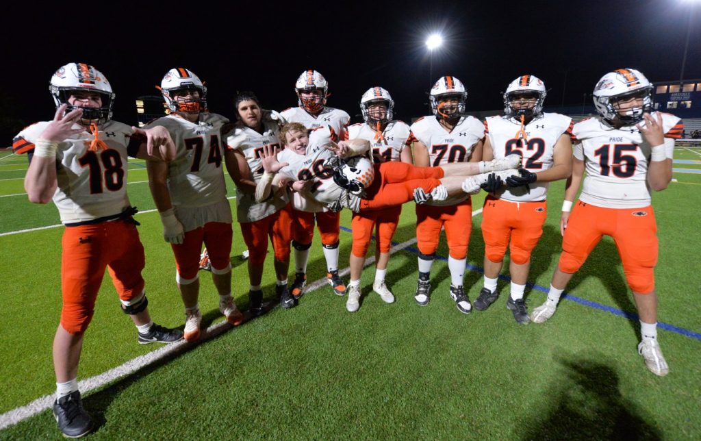 Seven TDs! Half Moon Bay running back has game for ages to beat Foothill