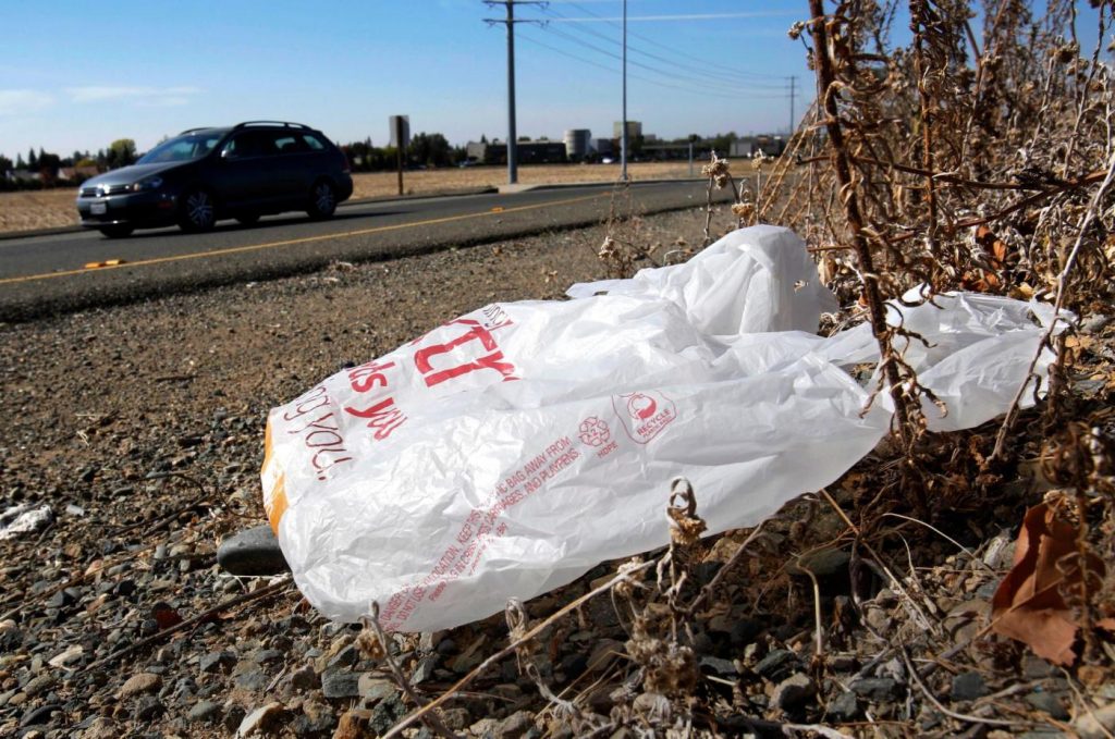 Gov. Newsom signs law banning all plastic shopping bags at grocery stores