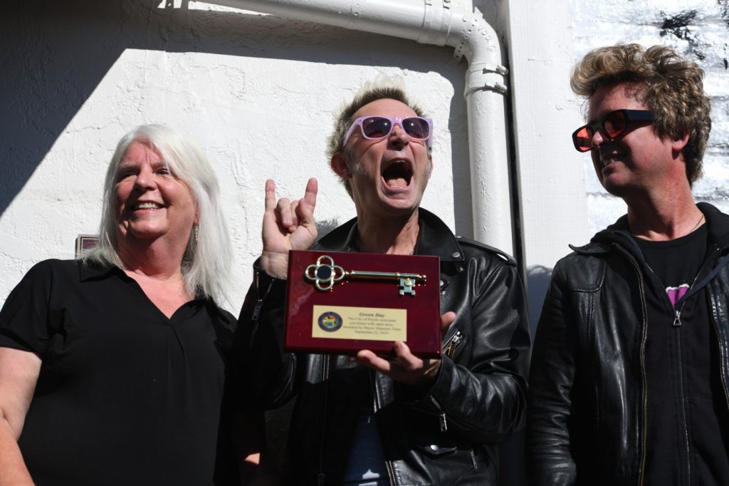 Green Day receives key to Bay Area city where punk-rock icons would ditch high school