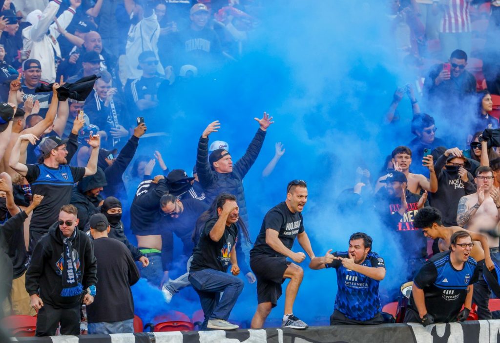 Hernán López scores twice as Earthquakes end Dallas’ playoff hopes