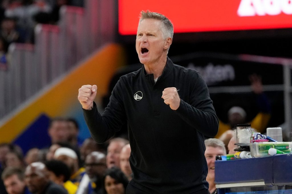 ‘Healthy egos’: How Warriors can make a 12-man rotation work