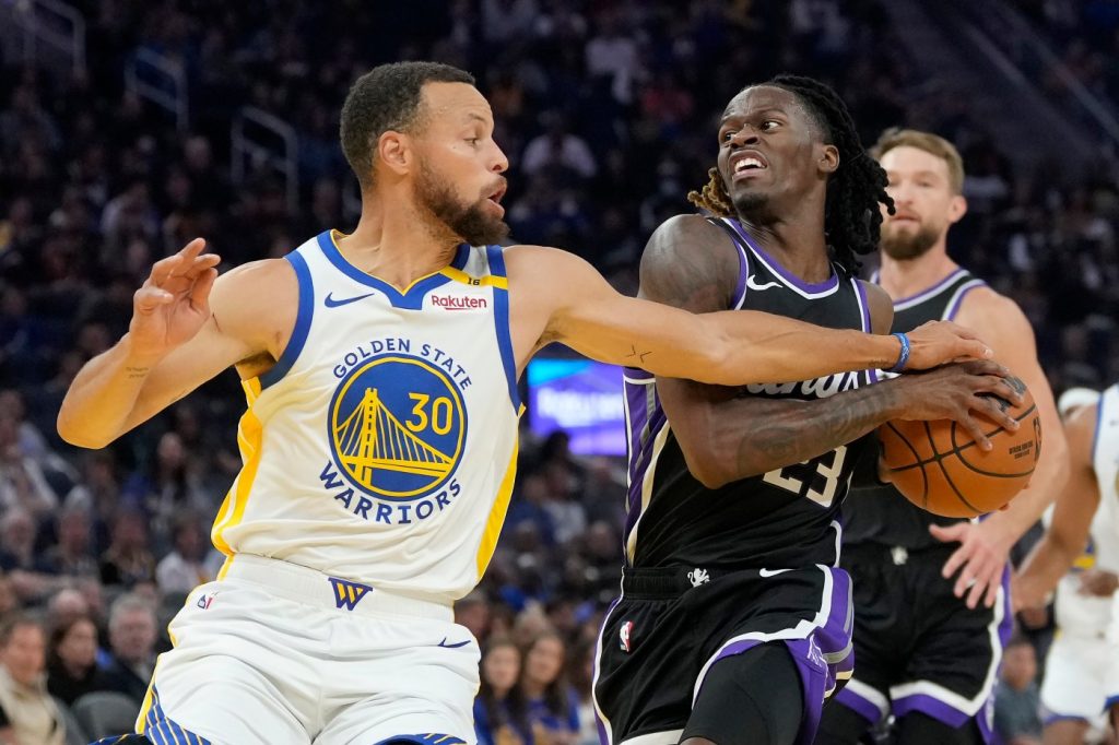 Warriors sitting Steph Curry, Draymond Green for Sunday’s preseason tilt