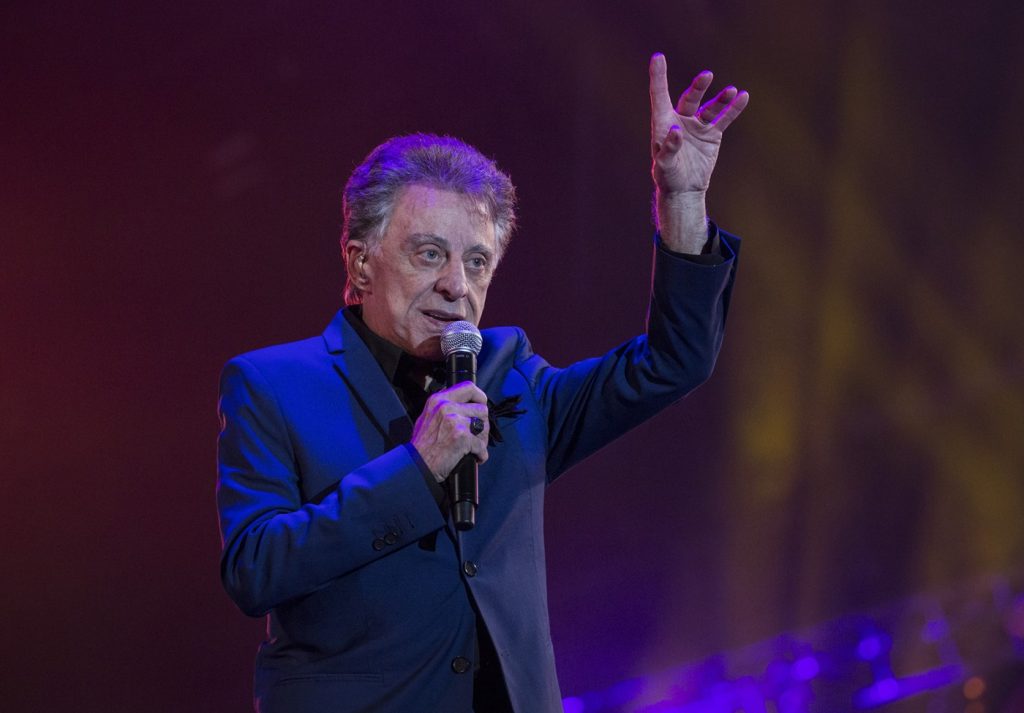 Frankie Valli, 90, denies elder abuse despite on stage struggles