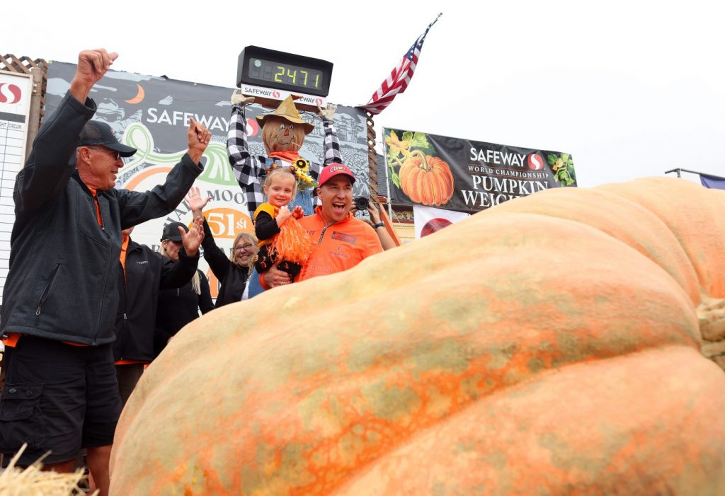 Half Moon Bay photos: 2,471-pound pumpkin gives Minnesota grower another victory