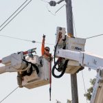 Broken gas line closes University Avenue in Palo Alto