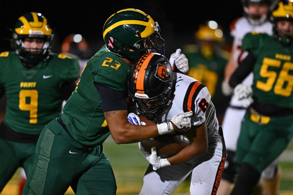 San Ramon Valley embraces physicality in big win over California