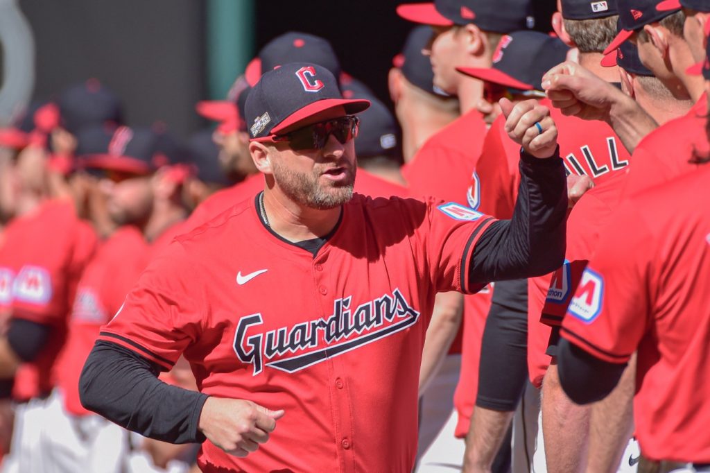 Stephen Vogt wins AL Manager of the Year in first season