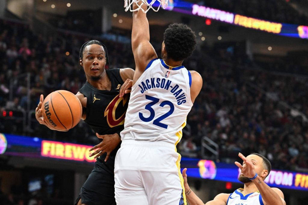 Warriors destroyed by unbeaten Cavaliers to end win streak