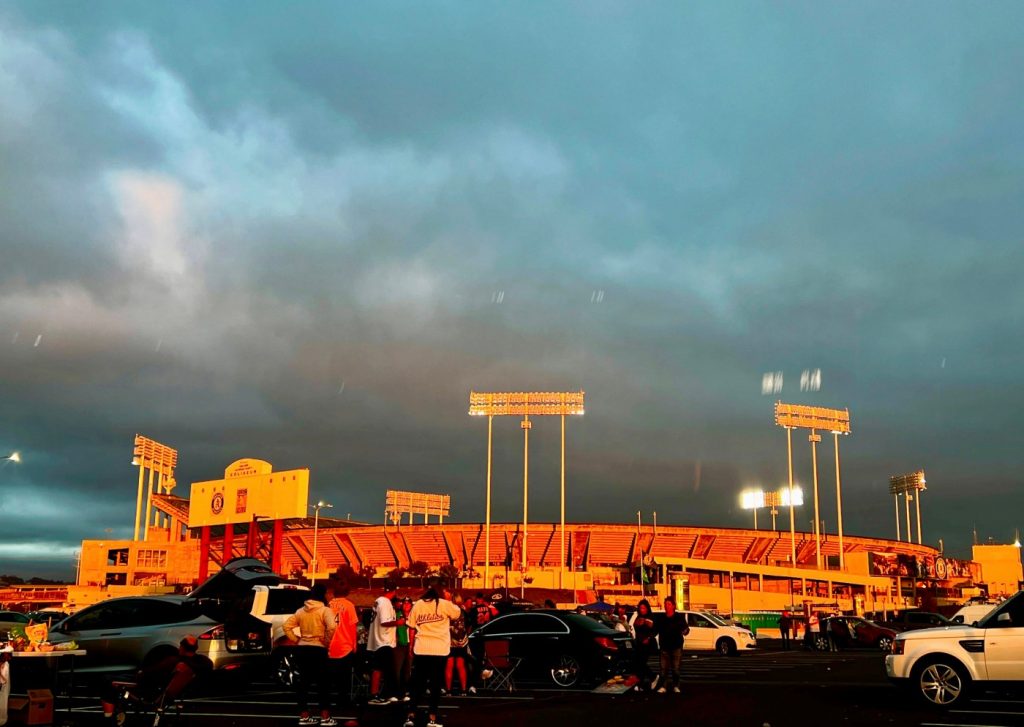 Why is Alameda County holding up the sale of the Oakland Coliseum?