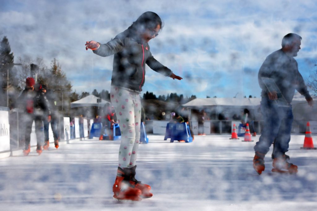 These Bay Area ice skating rinks get festive for the holiday season