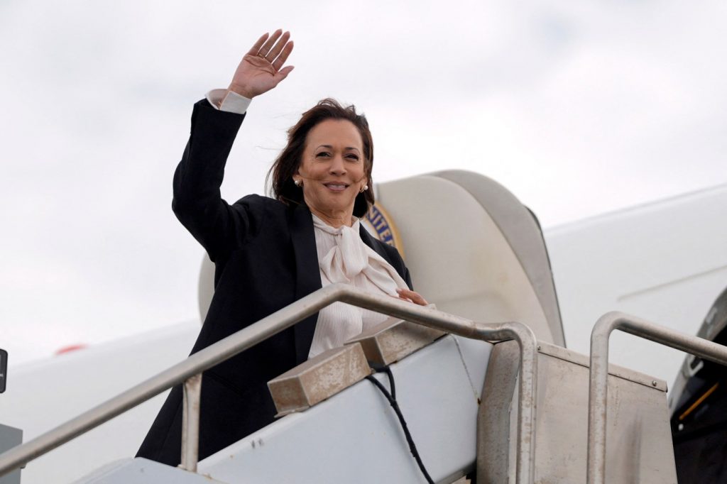 Poll finds Californians strongly support Kamala Harris for president, but not as much as for Biden in 2020