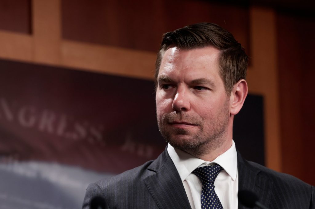 Swalwell takes sizable early lead over Kruttiventi